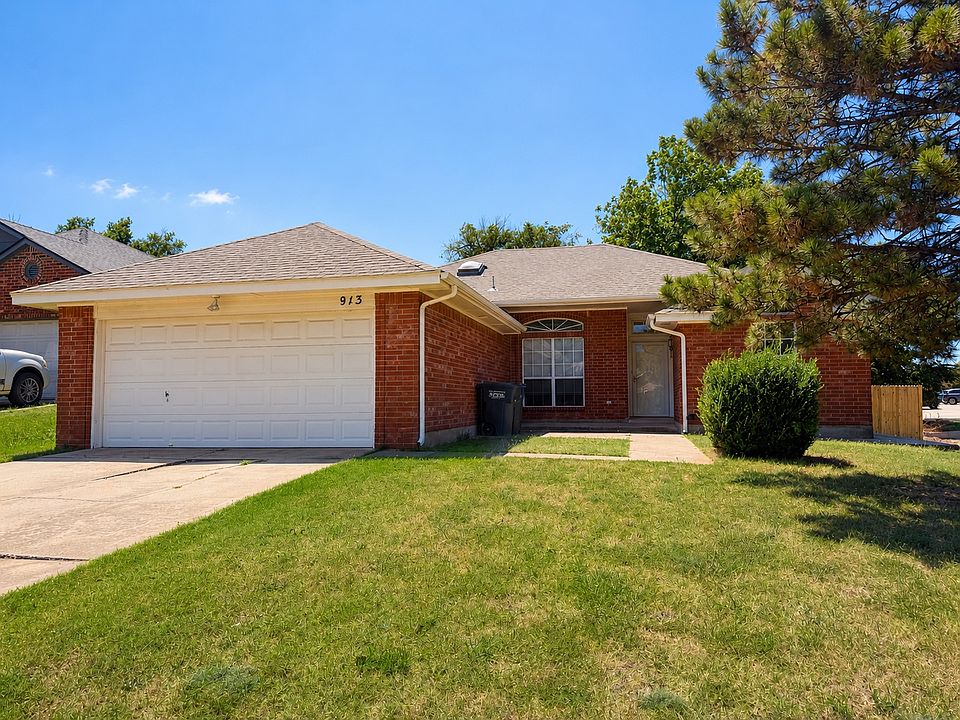 1st image of 913 Chartrand Ct