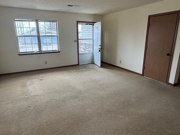 4th image of 1312-14 Hickam Dr