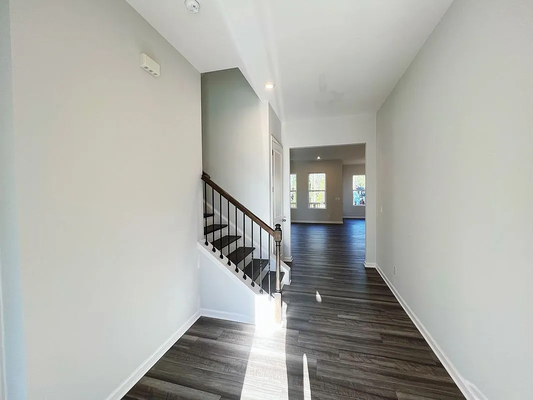 Building Photo - 2475 Whistler Way NE