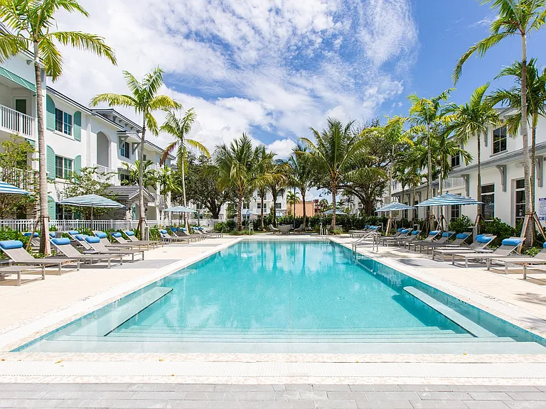 The amenity offering of Windsor 335 has been tailored to serve all of your daily lifestyle needs.