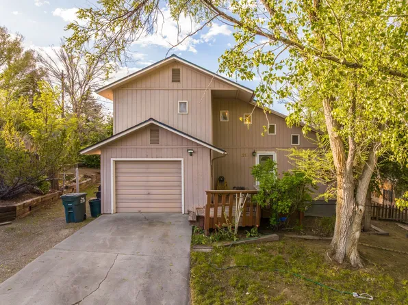 1213 Mountain View Dr, Elko, NV 89801