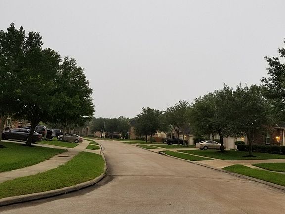 5th image of 2510 Pioneer Oaks Dr