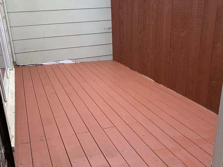 Private Patio!