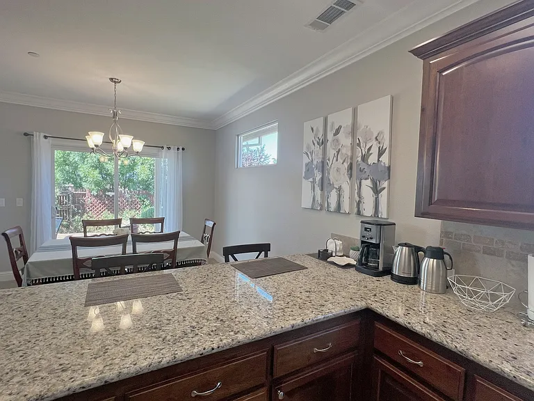 580 Grants Pass Pl — Photo 16