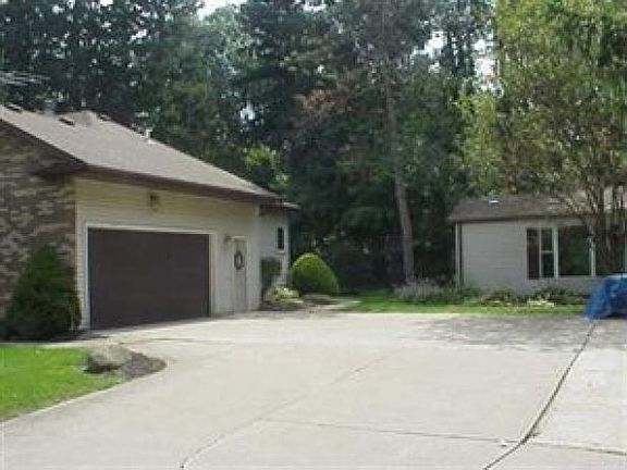 5th image of 41775 Elmwood St