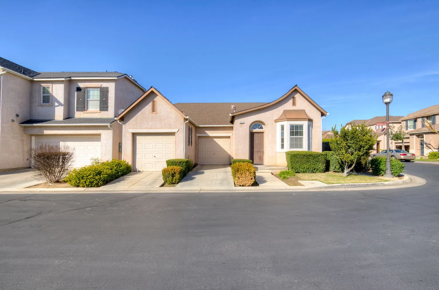 617 W Fontaine Ln photo 1