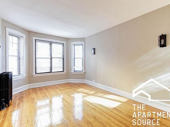 3rd image of 6367 N Hermitage Ave #1