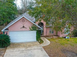 1805 Seagull Ave, Ocean Springs, MS 39564