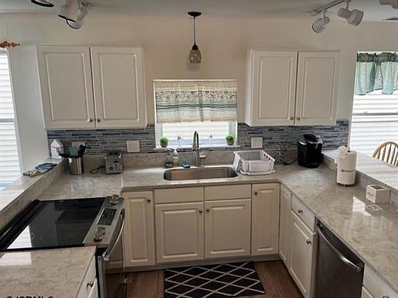 3rd image of 208 N Decatur Ave #0