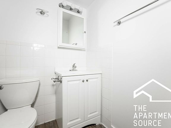 5th image of 534 W Wellington Ave APT 505