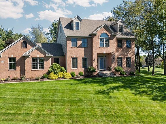 3rd image of 9404 Thornbird Way