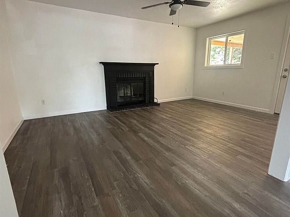 3rd image of 1313 N Gulf St