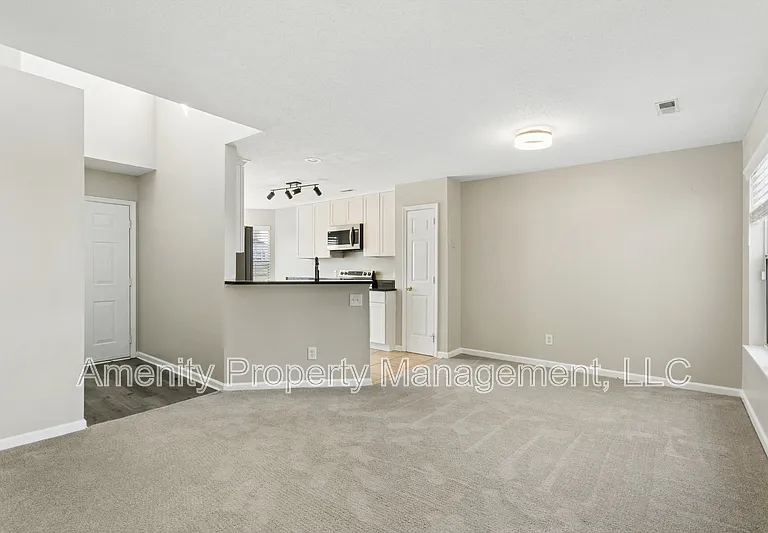 321 Warwick Landing Pkwy — Photo 5