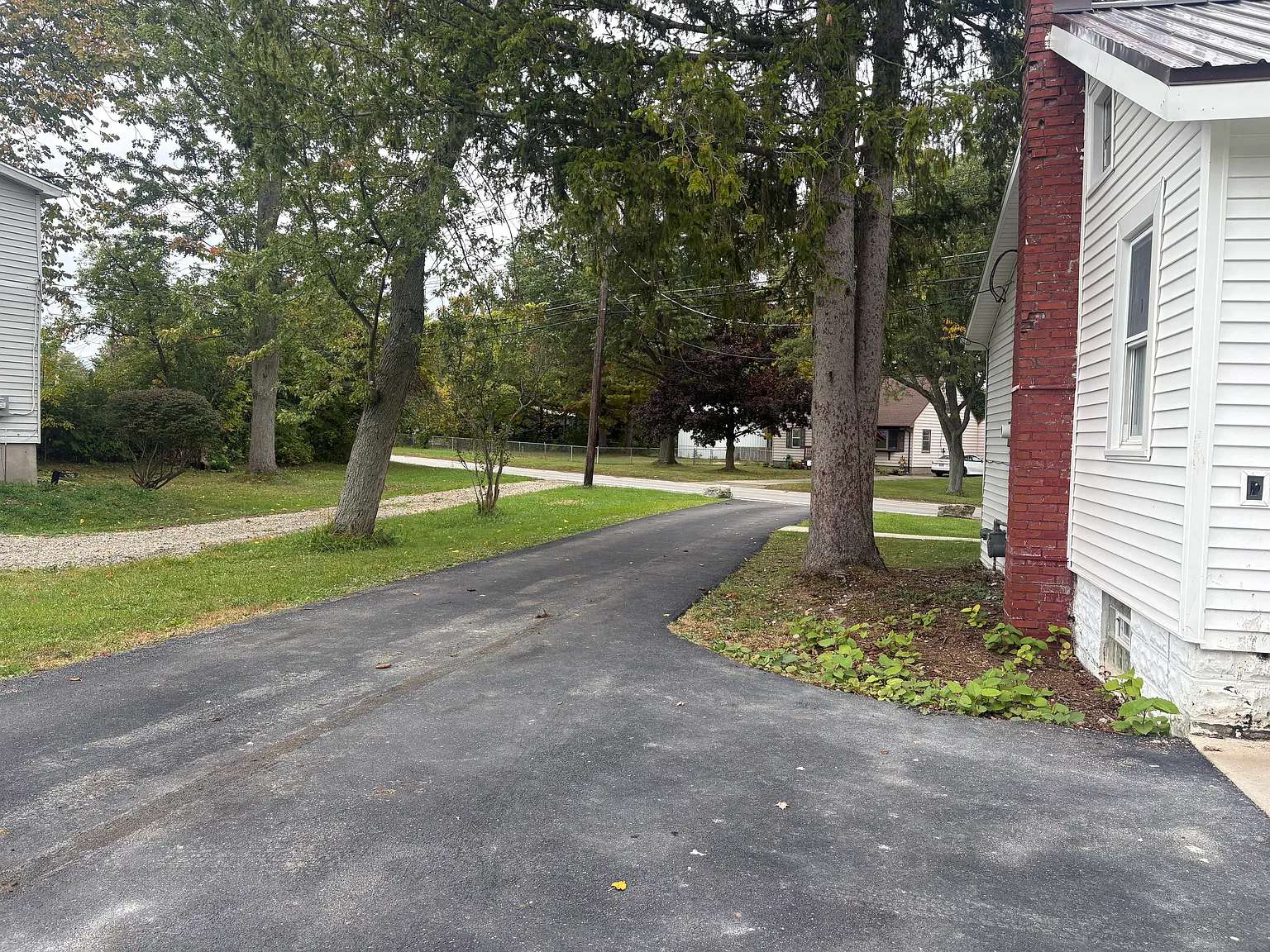 6650 Taylor Rd — Photo 2