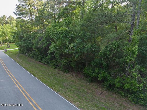 3rd image of Longwood Cir Lot 83