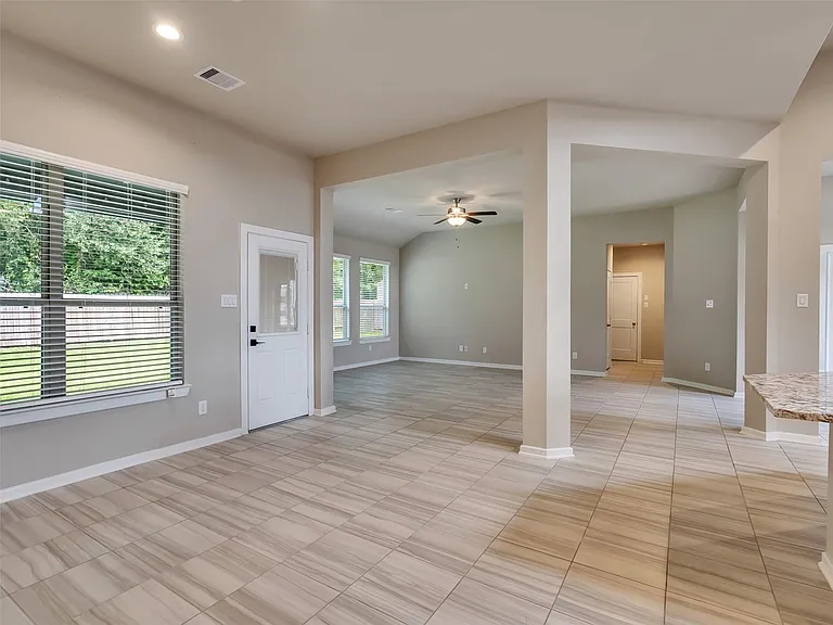 8510 Amber Bend Dr — Photo 23