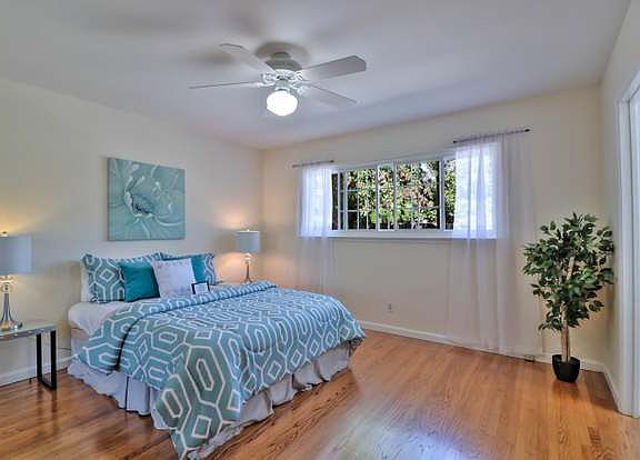 4th image of 3381 Cabrillo Ave