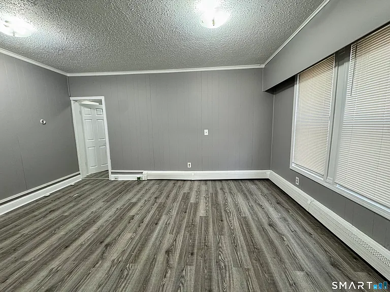 1102 E Main St #1 — Photo 6