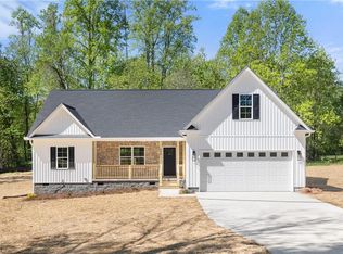 536 Virginia Dr, Yadkinville, NC 27055