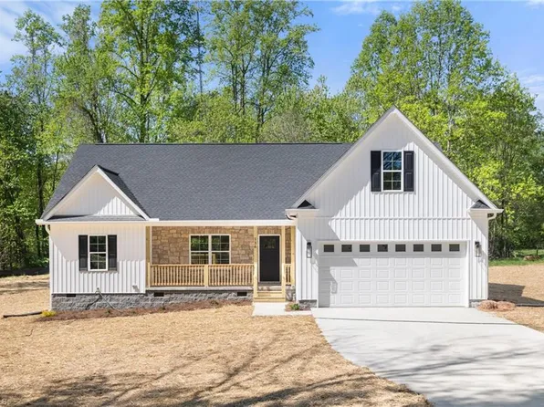 536 Virginia Dr, Yadkinville, NC 27055