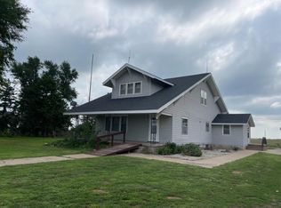 270 70th Ave, Larned, KS 67550