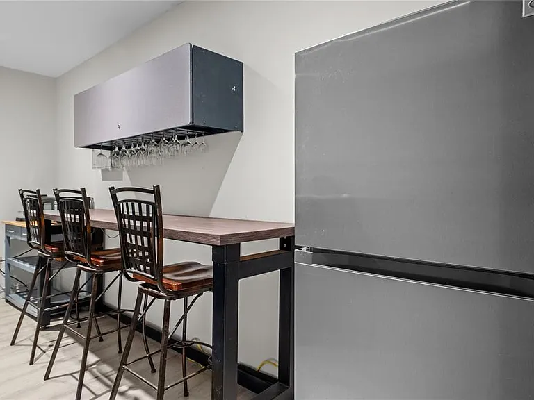 301 Gallardo Office #M — Photo 17