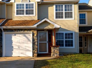 43 Pondview Ln, Sicklerville, NJ 08081