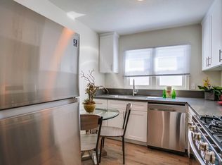 2466 Cedar Ave, Long Beach, CA 90806