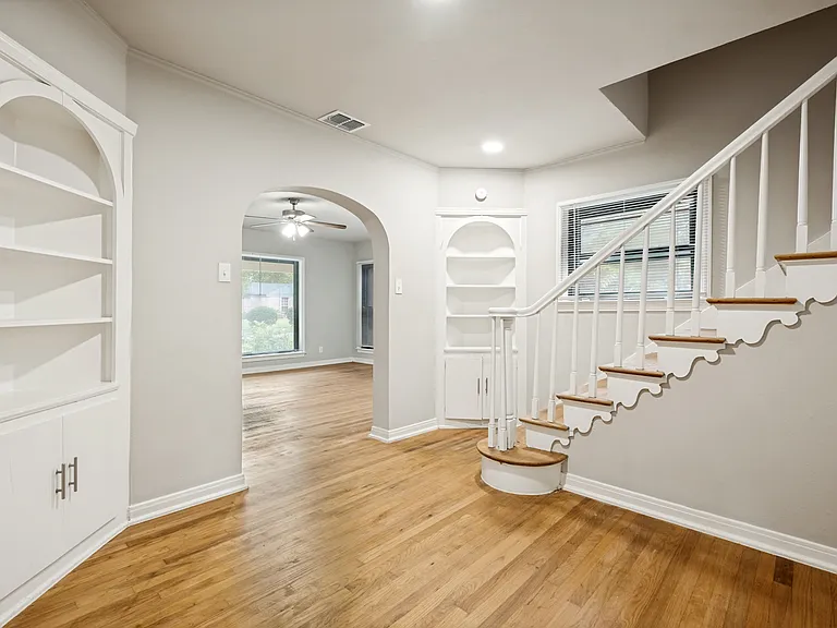 1835 Norfolk Ave — Photo 4