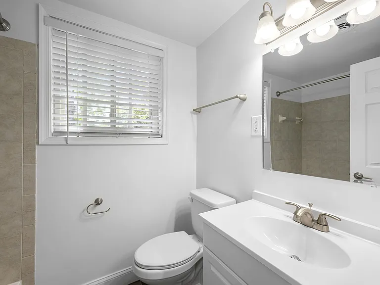 Bren Mar Apartments — Photo 17