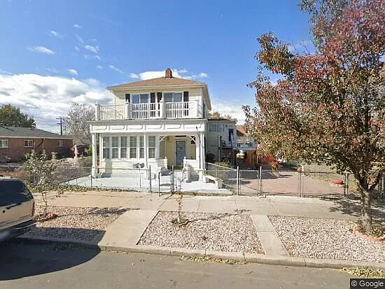 3 bed, 1.5 bath, 1400 sqft, $1,999 — Photo 3