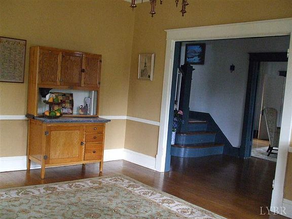 3rd image of 1505 Somerset Dr