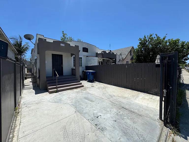 1234-1236 Rolland Curtis Pl — Photo 1