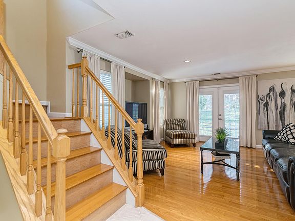 5th image of 265 Erik Dr #265