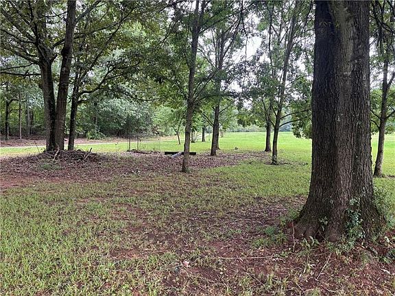 3rd image of 21 Hubbard Ln