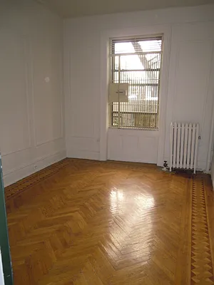 Rented by Metropolitan Equities | media 26