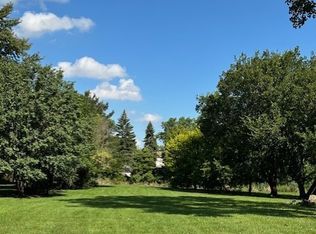 17W456 Karban Rd, Oakbrook Terrace, IL 60181