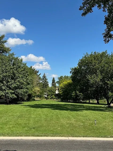 17W456 Karban Rd photo 1