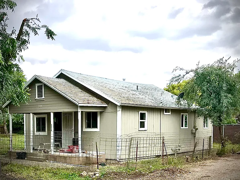 3250 Spencer Ave — Photo 1