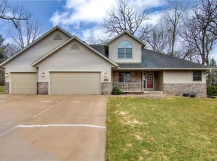 2826 Northwinds Dr, Eau Claire, WI 54701