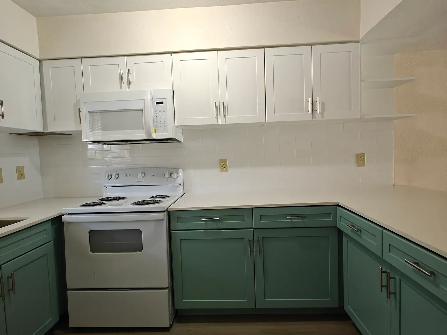 2 bed, 1.5 bath, 1214 sqft, $1,650 — Photo 3