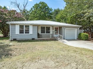608 Hodge St, Bowie, TX 76230