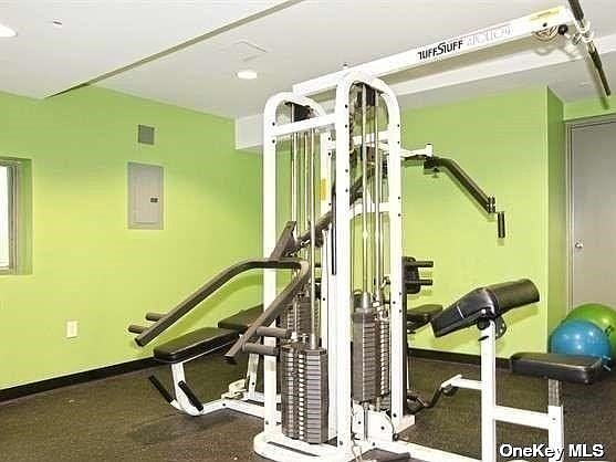 4th image of 25 W Broadway APT 106