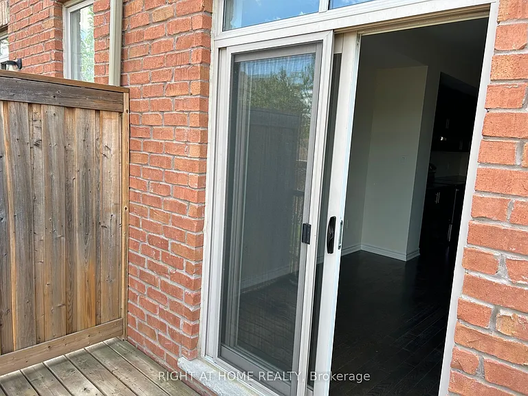 71 City Park Cir — Photo 8