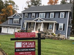 14 Independence Dr, Burlington, MA 01803