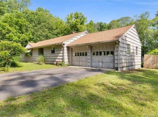 6 Nancy Ln, Middlefield, CT 06455