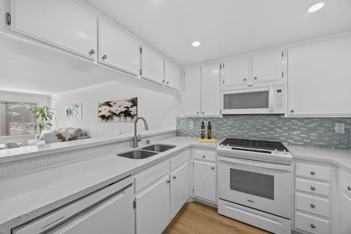 RaeAllenMedia Orange Ave SC-2