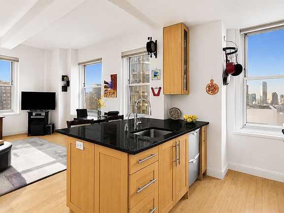 3rd image of 88 Greenwich St APT 3201