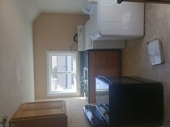 3rd image of 324 W 6th St #2