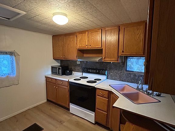 5th image of 3408 Graham Ave #3408